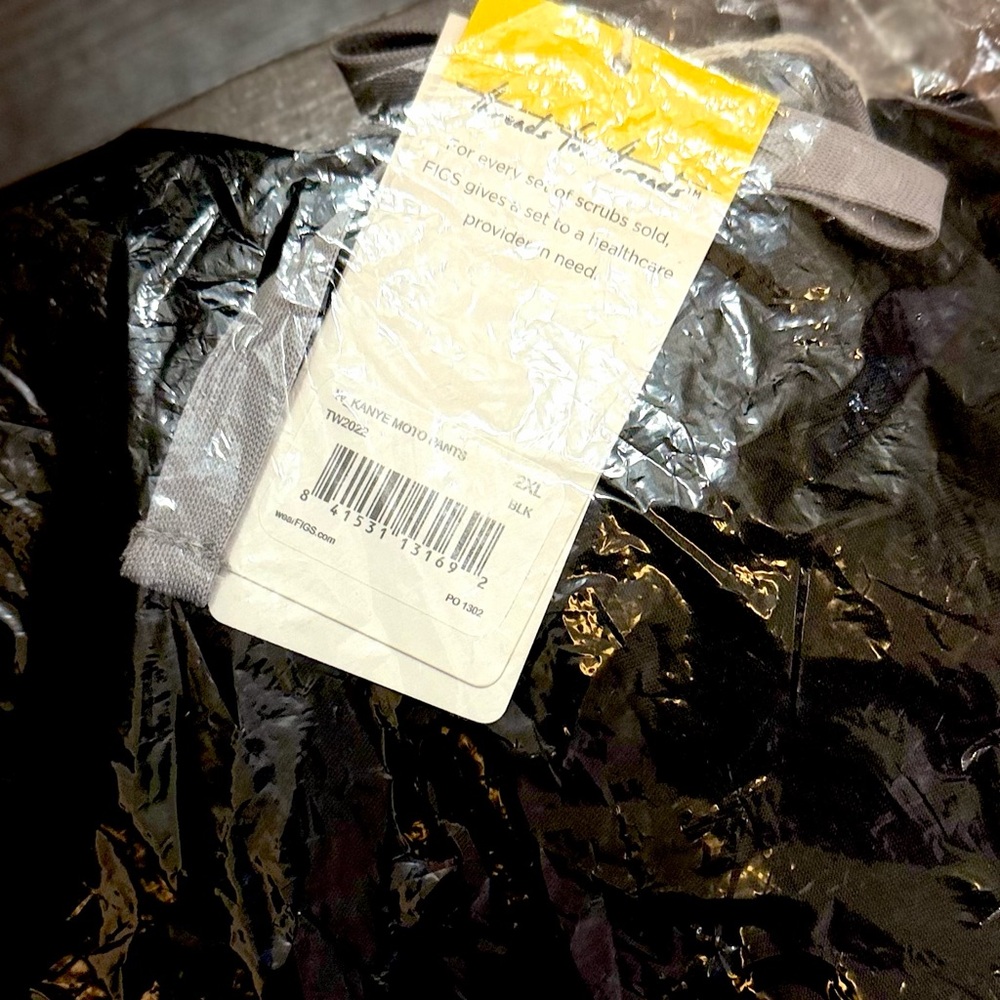FIGS Moto Limited Edition Scrub Pants - Picture 3 of 3